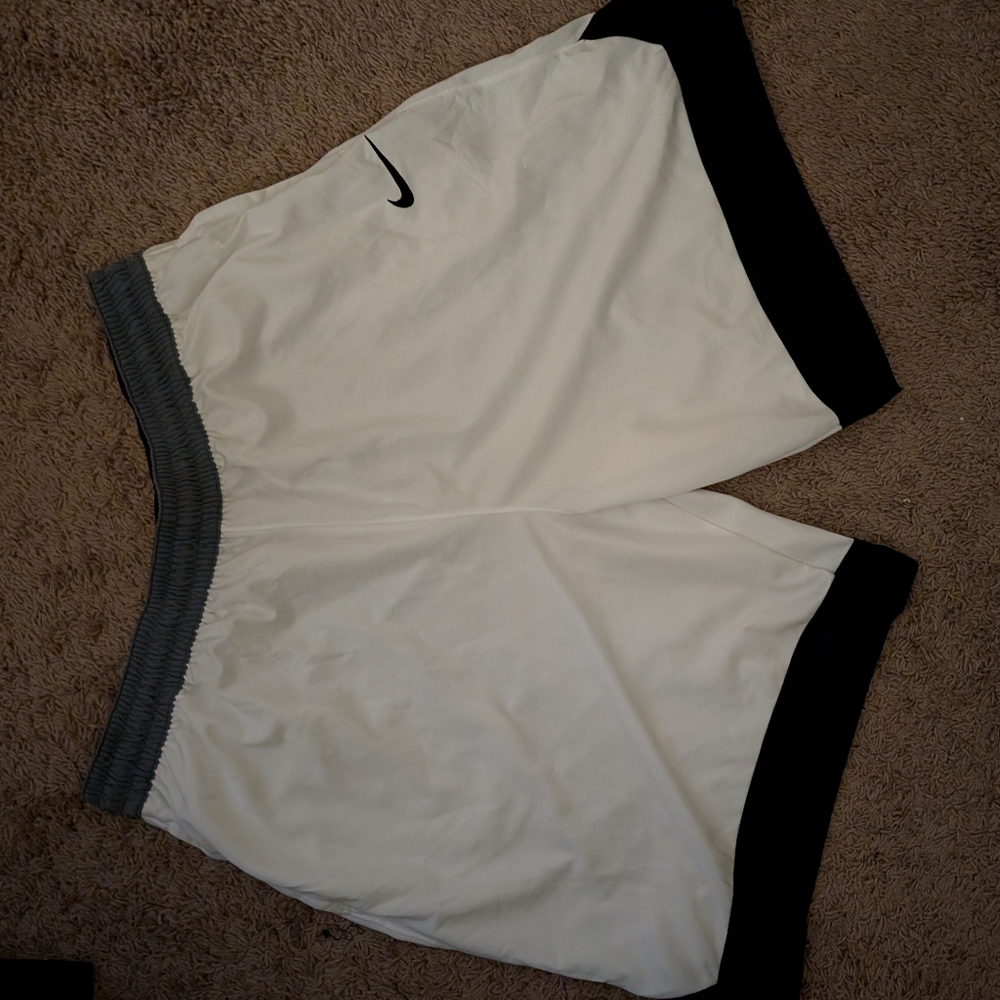 4XL Nike shorts